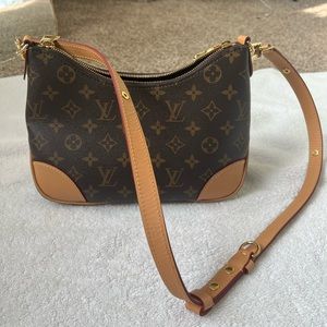 Louis Vuitton crossbody bag